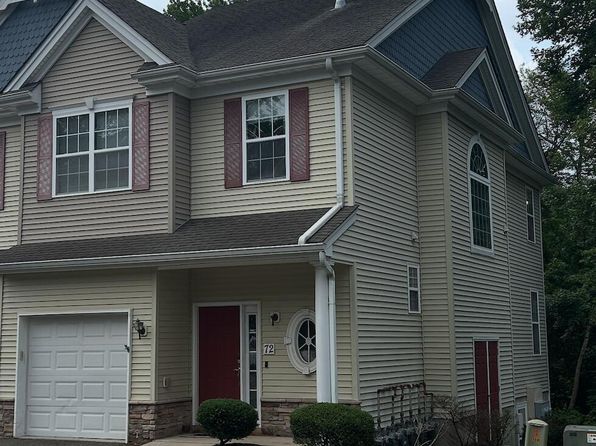 72 Oxford Ct