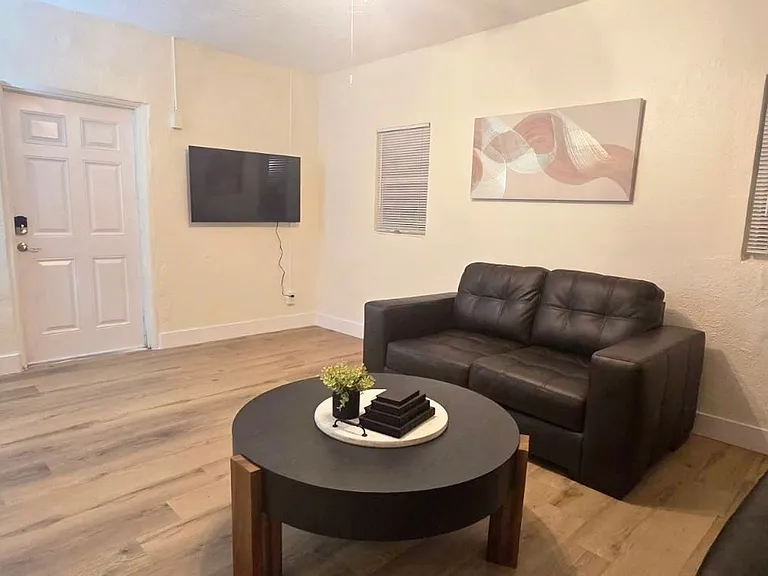 416 Skinner Blvd — Photo 44