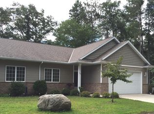 703 Fairway Dr, Marinette, WI 54143