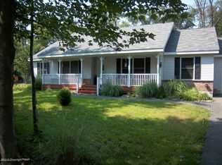 4194 Hickory Rd, Tobyhanna, PA 18466