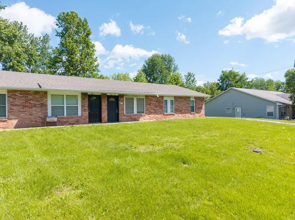 2601 E Oakbrook Dr #B, Columbia, MO 65202