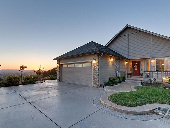 5th image of 10175 Vista Valle Ct