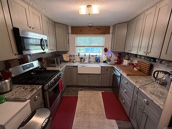 2nd image of 701 W Rhodes St