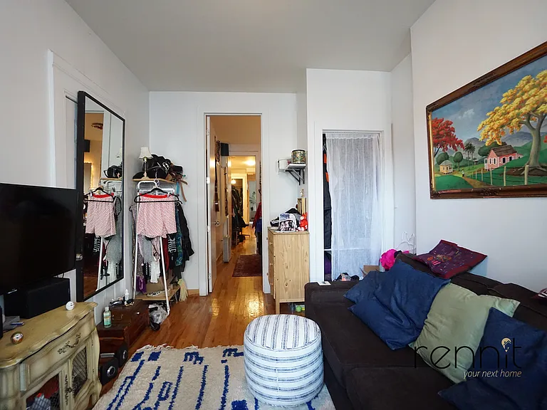 420 Melrose St #1R — Photo 13