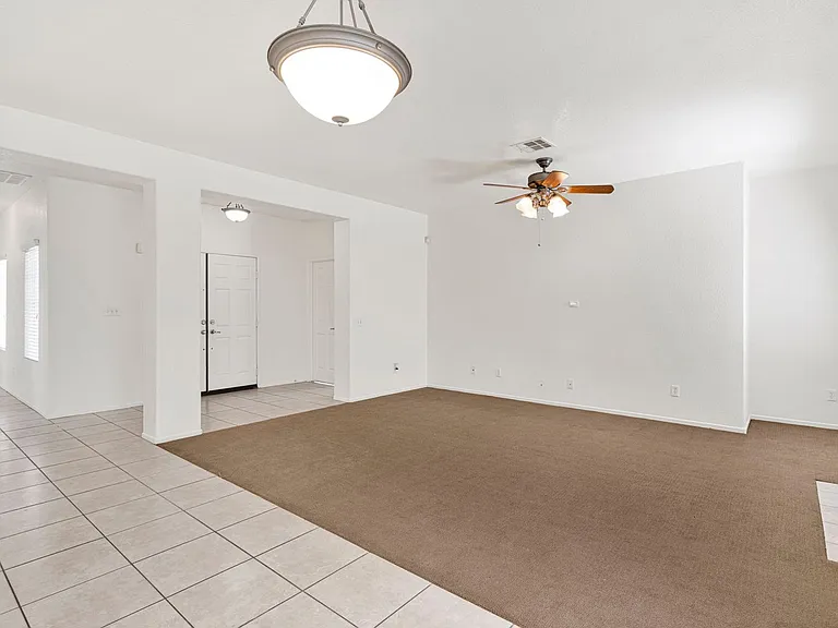 13085 Camden Ln — Photo 10