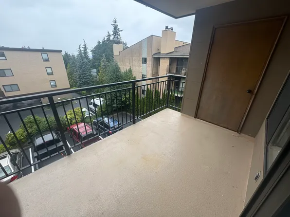1070 5th Ave S APT 307, Edmonds, WA 98020