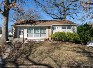 1659 33rd St, Moline, IL 61265