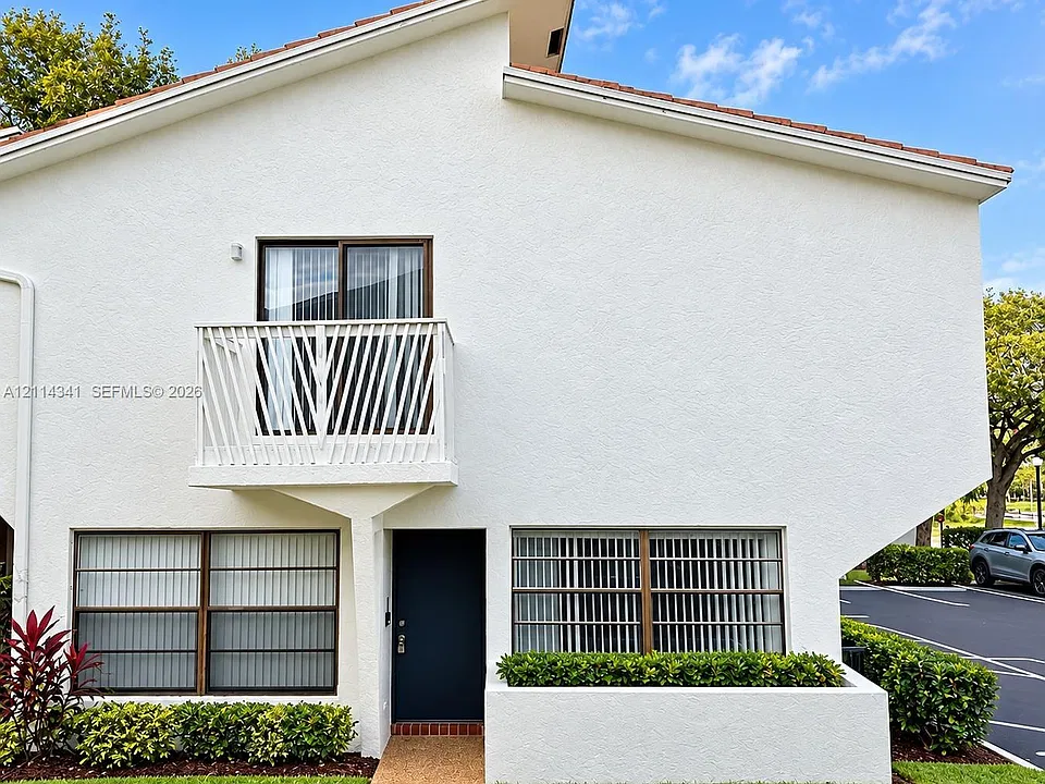 2580 Coral Springs Dr #2580