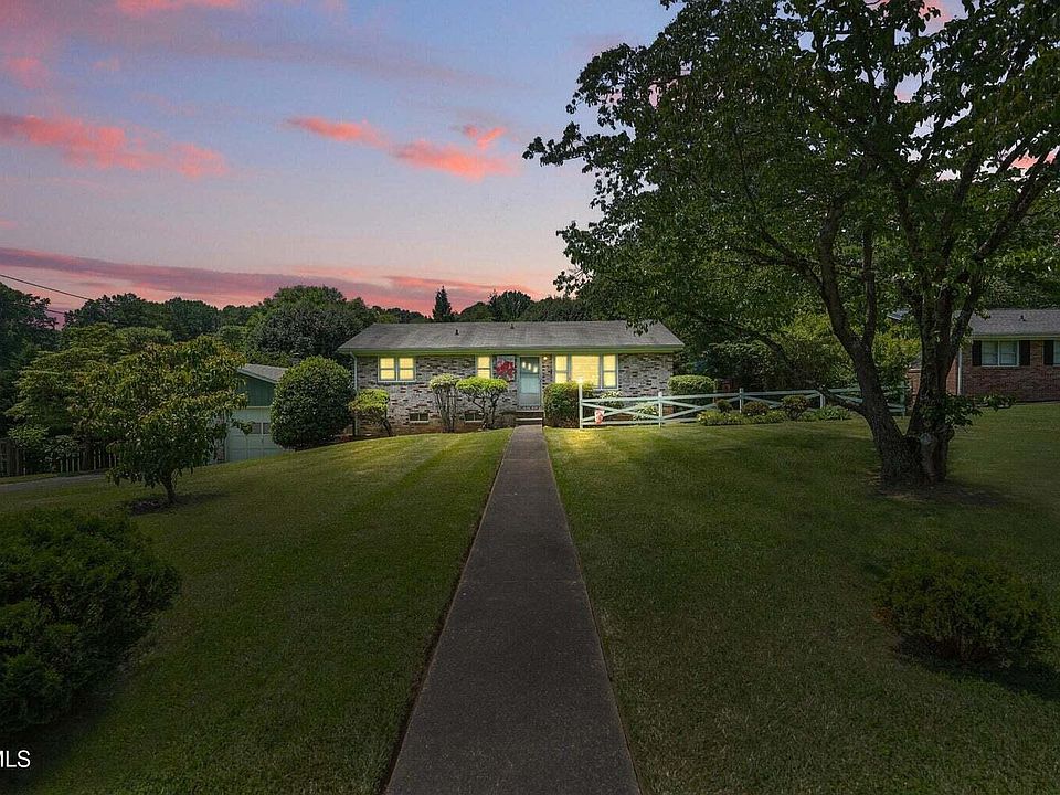 1st image of 6 Machamer Ct