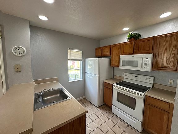 5th image of 4004 Santa Maria Dr APT 102