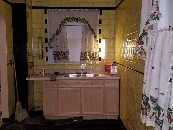 2nd image of 10710 Morison Ave