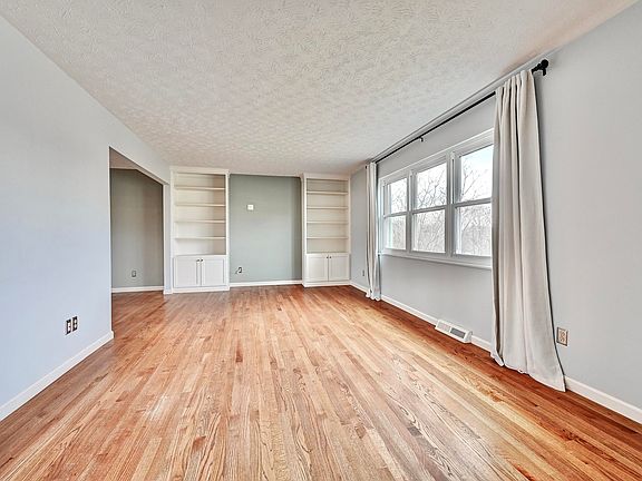 5th image of 3417 Lindenwood Dr