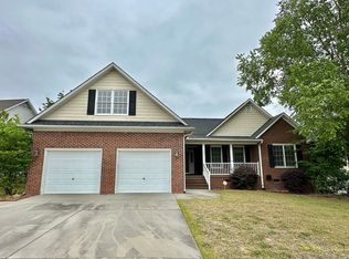 2827 Beringer Dr, Fayetteville, NC 28306