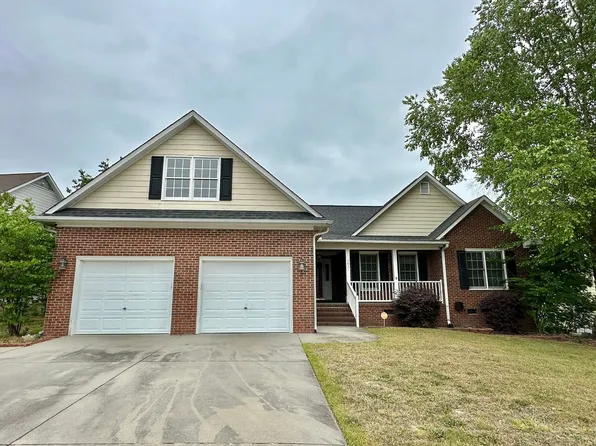 2827 Beringer Dr, Fayetteville, NC 28306