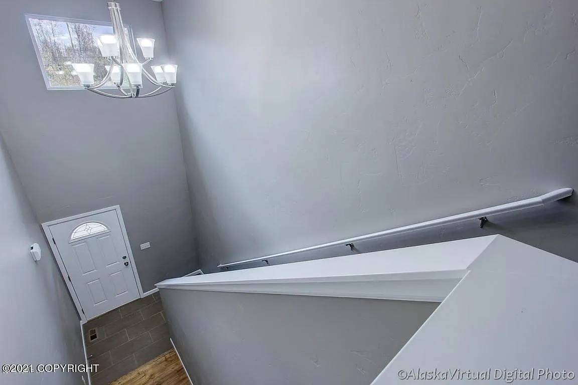 3 bed, 2.5 bath, 1665 sqft, $2,200 — Photo 3