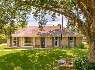 1165 Meadow Lea Dr, Baton Rouge, LA 70808