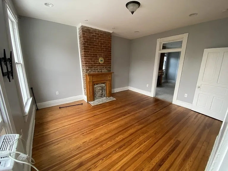 2208 Venable St — Photo 7