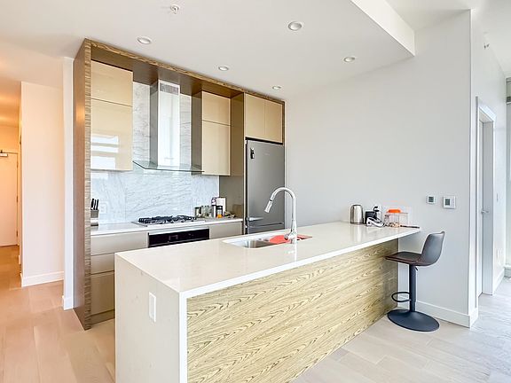 5th image of 6733 Cambie St #308