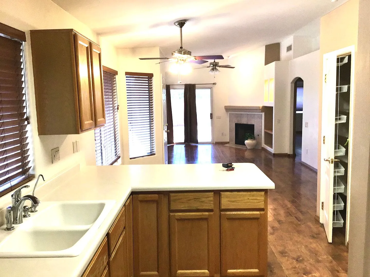 Nice 3Bdrm & 2b home in The Upper Bluffs — Photo 3