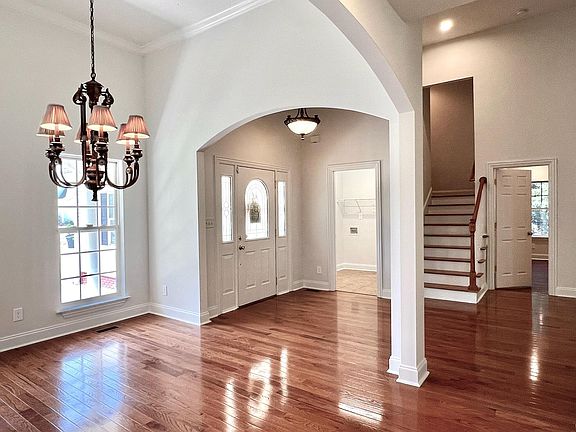 4th image of 114 McCullough Rd NE