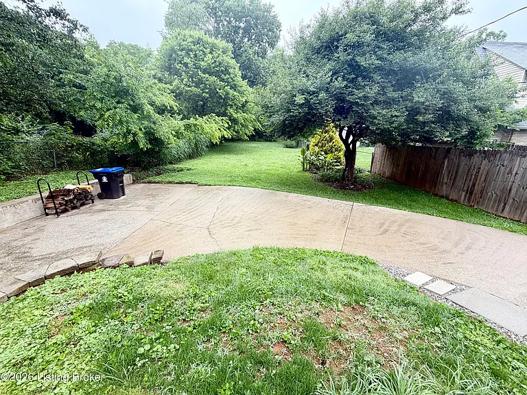 2219 Woodbourne Ave — Photo 17