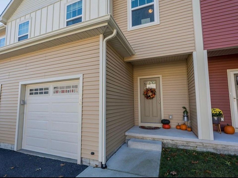 1st image of 18 Linden Ln #18