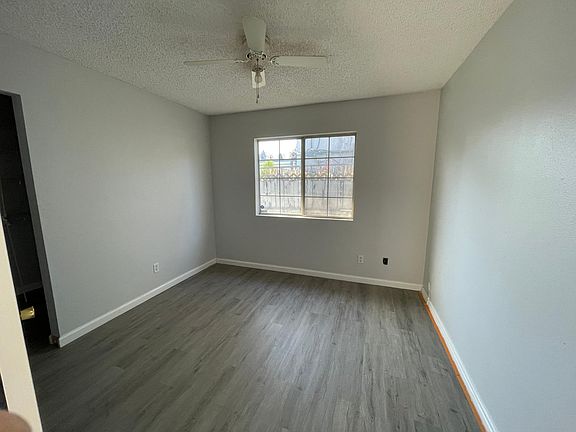 5th image of 20406 Roseton Ave