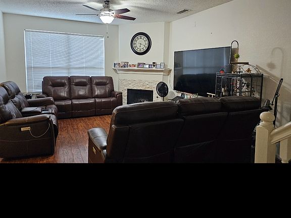 3rd image of 1108 Winston Dr