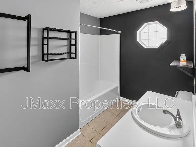 22 Canterbury Dr — Photo 16