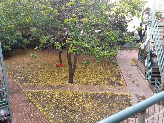 3rd image of 1516 W Ardmore Ave #G
