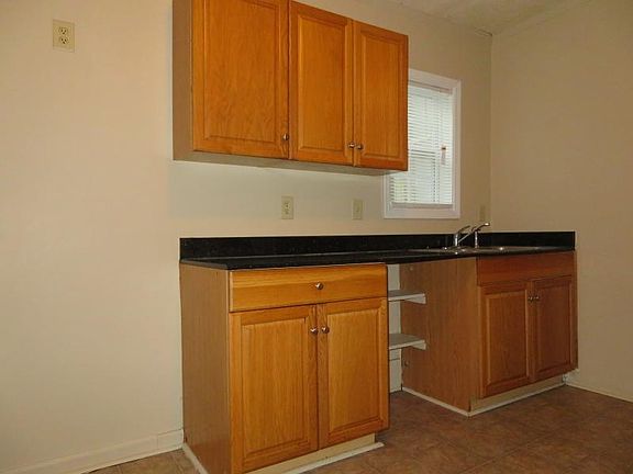 3rd image of 1234 Faxon Ave