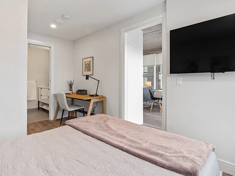 115 Champagne Ave S — Photo 22