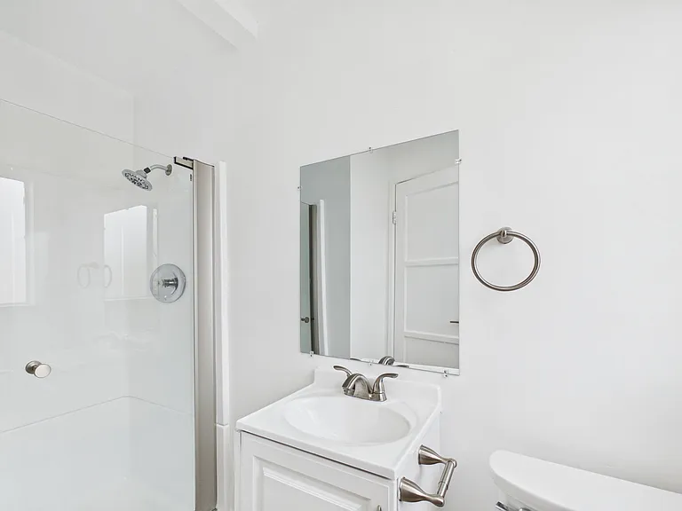 205-215 W Roderick Ave #5 — Photo 21
