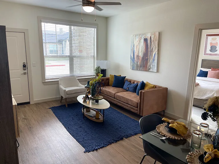 Home at Waller — Photo 27