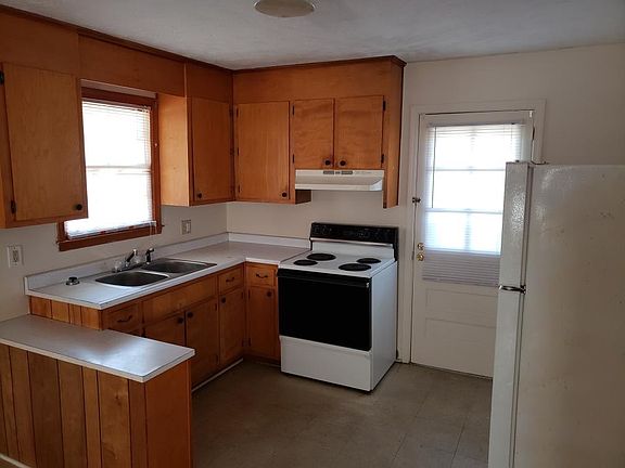 3rd image of 11 Eldorado Dr APT 2A