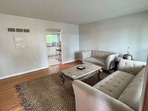 3rd image of 5144 Wallingford Dr