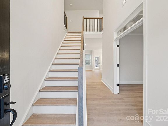 2nd image of 7101 Butternut Oak Ter