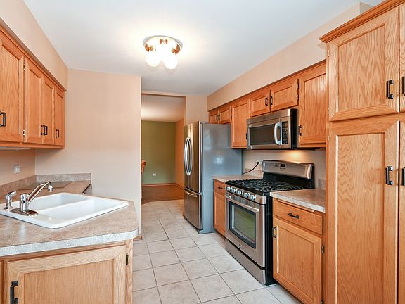 3rd image of 13919 W Leamington Dr Unit 809