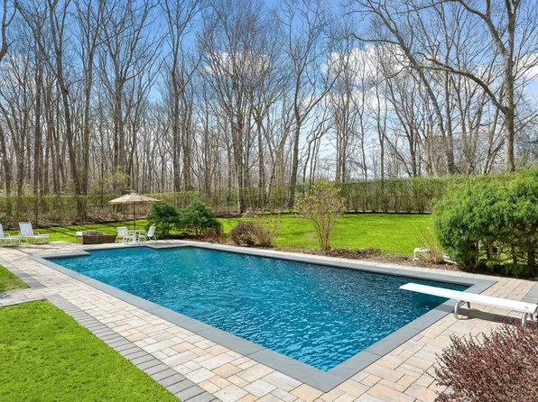 9 Crescent Way, Shelter Island, NY 11964
