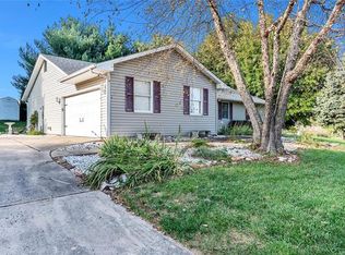 221 Timberidge Dr, Saint Peters, MO