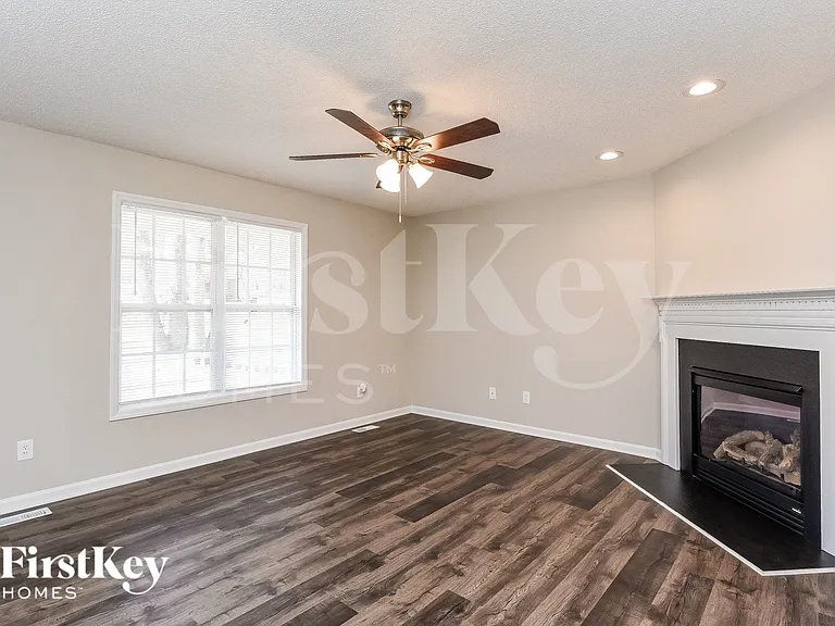 60 Cyra Ct — Photo 2