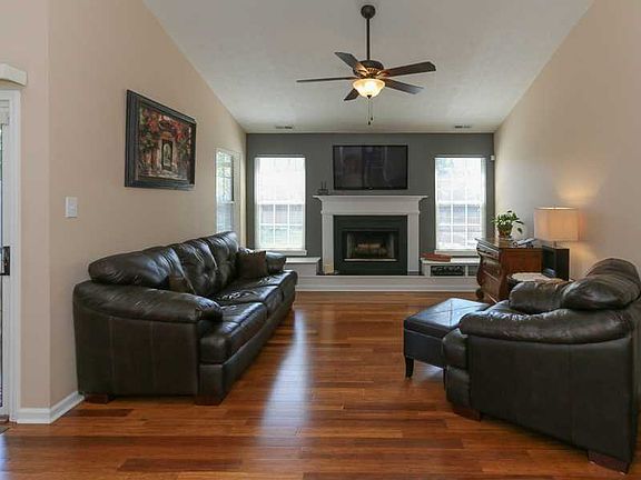 3rd image of 3411 Crickwood Dr