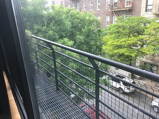 Rented by Dream Space Realty | media 18