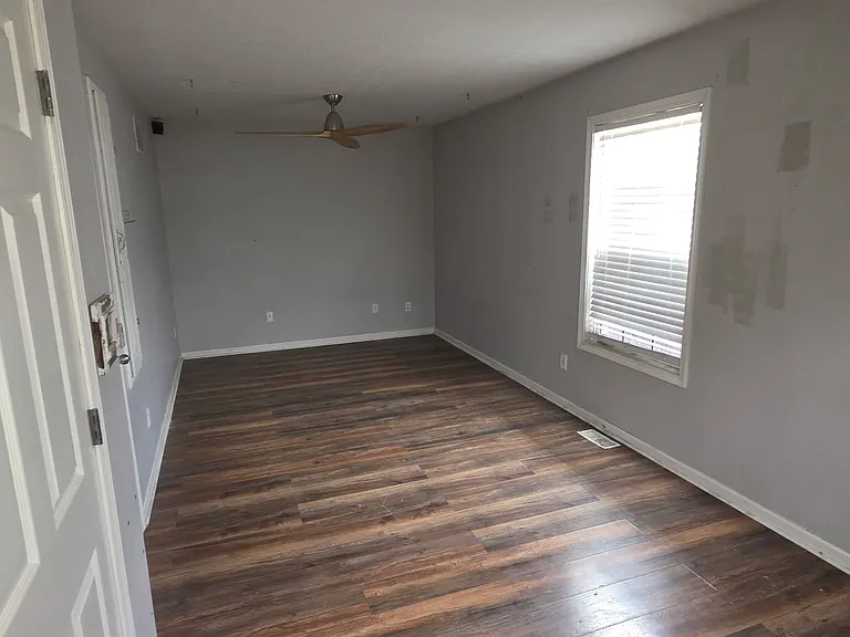 1309 E Irvine St — Photo 9