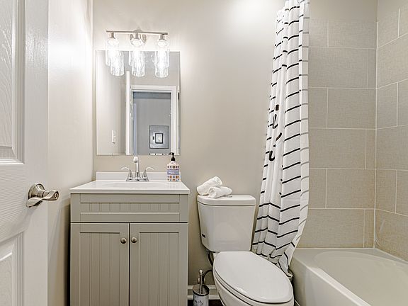 4th image of 3118 W 14th St APT 307