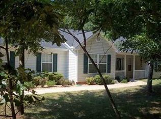 112 Shoals Cir, Townville, SC 29689