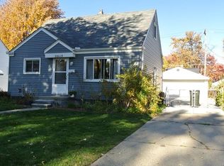 23619 Beverly St, Saint Clair Shores, MI 48082