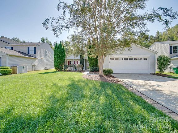 2nd image of 15732 Circlegreen Dr