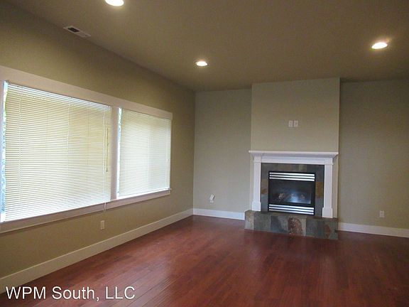 2nd image of 4612 S 140th St