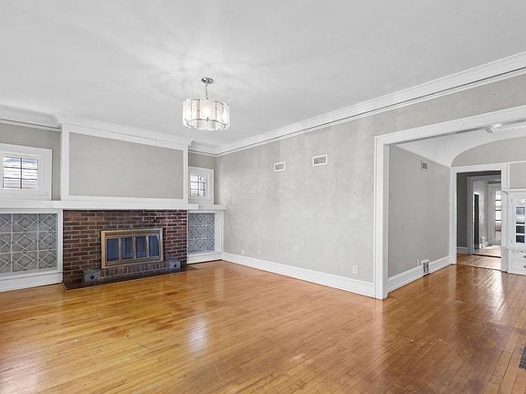 2nd image of 2466 N 46th STREET